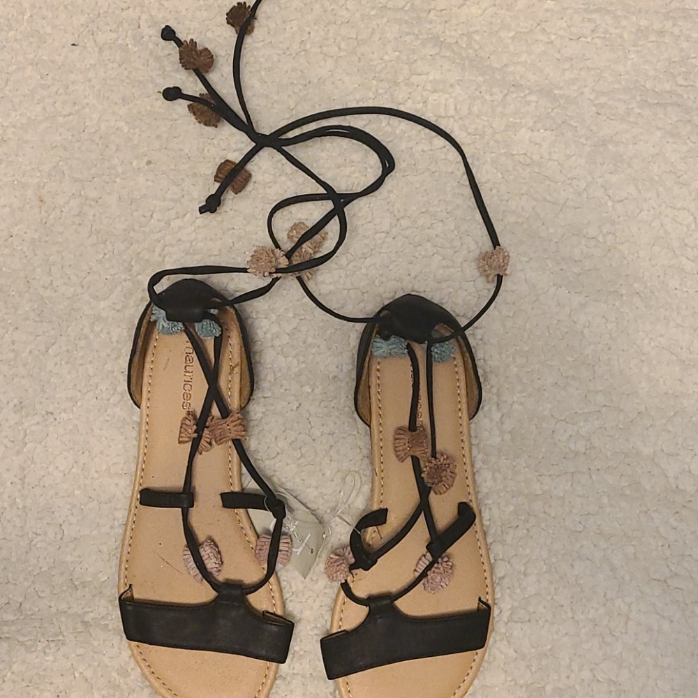 Maurice's size 7 pom pom ankle lace sandal